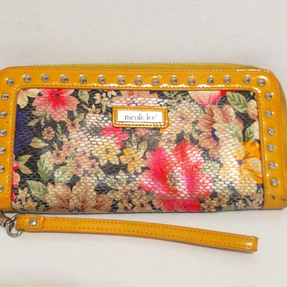 Nicole Lee Yellow Floral Wristlet - Picture 10 of 10